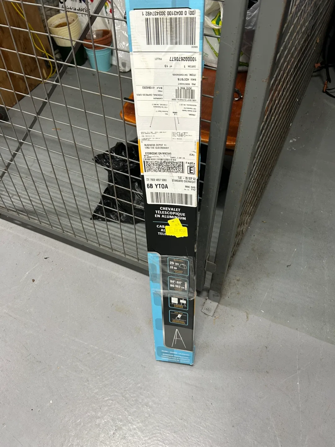 ACCO Tabletop Easel - Adjustable Height thumbnail