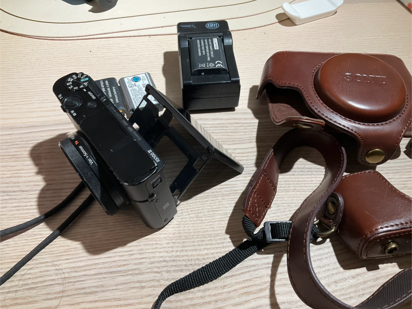 Sony RX100 IV Digital Camera - photo 2