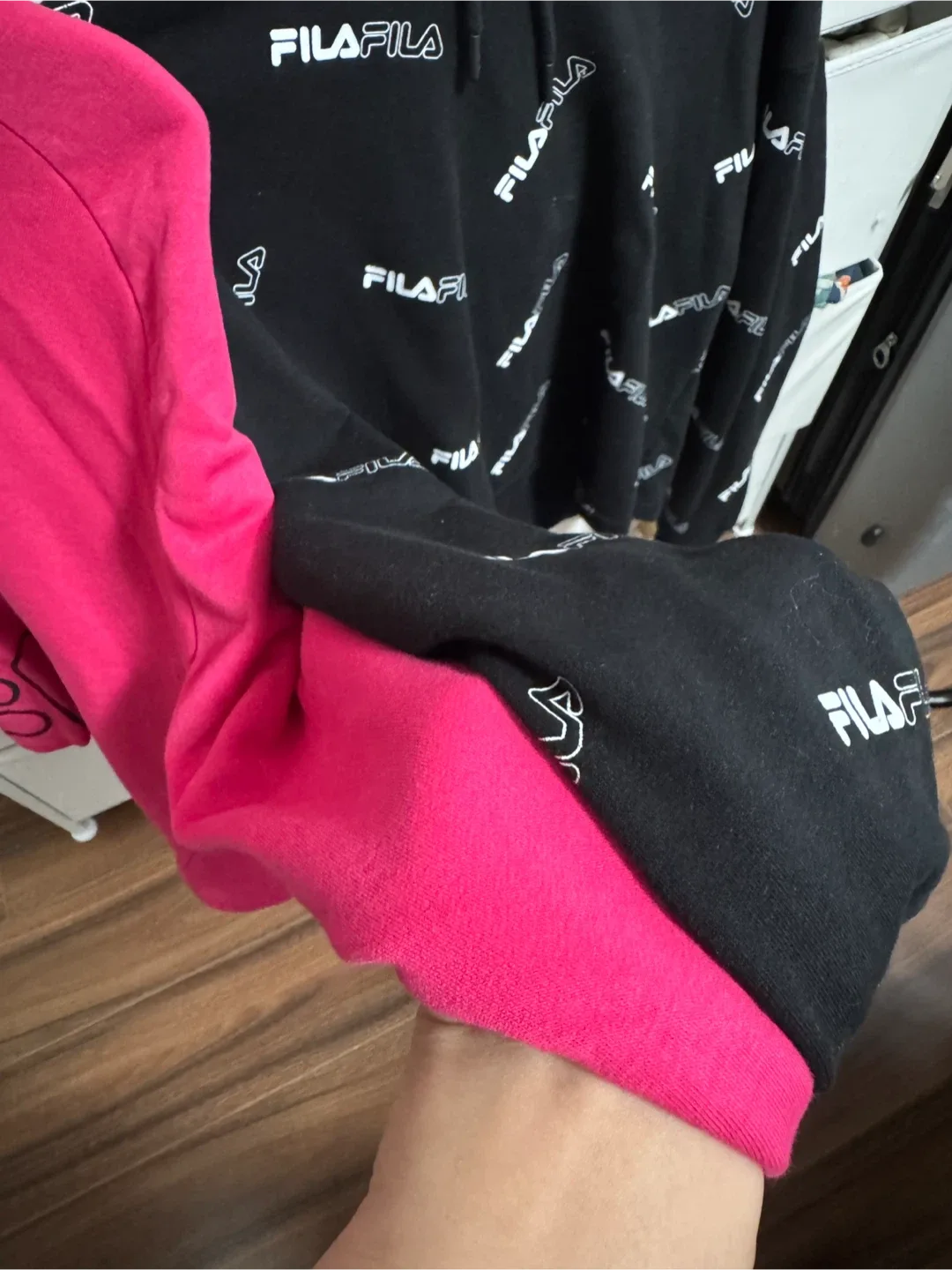 Crop Fila Hoodies: Pink & Black image indicator(2)