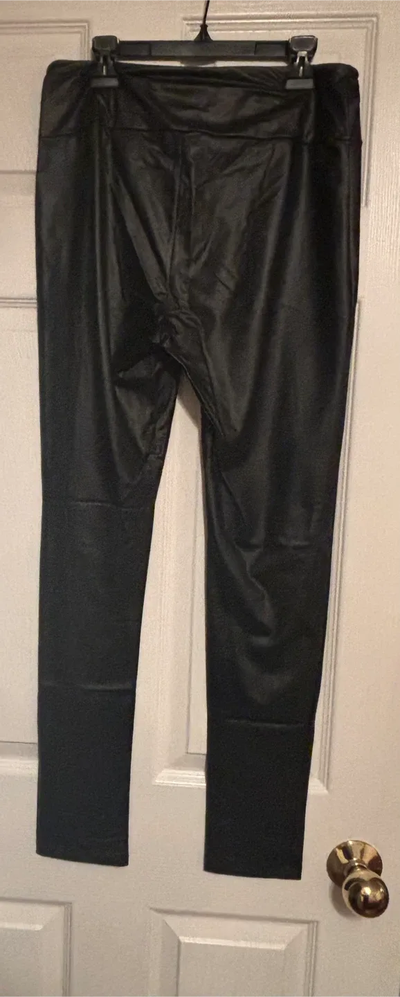 Black Faux Leather Leggings Size M image indicator(2)