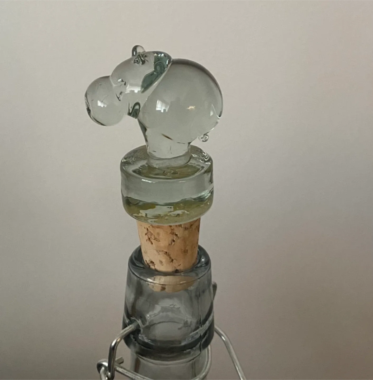 Glass Hippo Bottle Stopper image indicator(2)