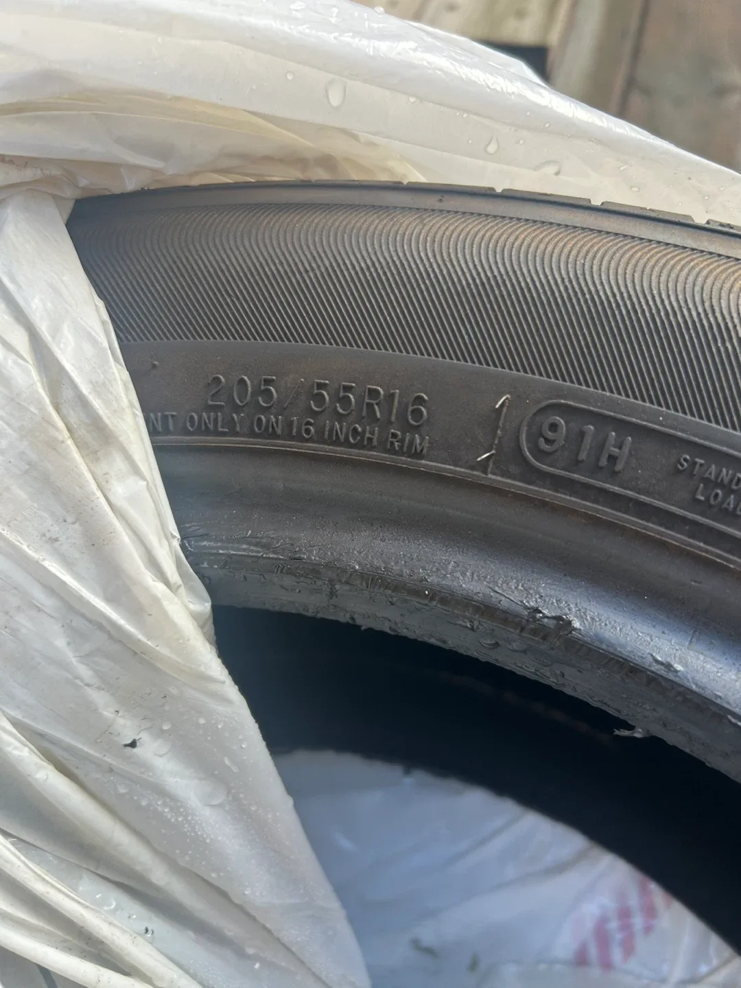Motomaster 205/55R16 Tire image indicator(3)