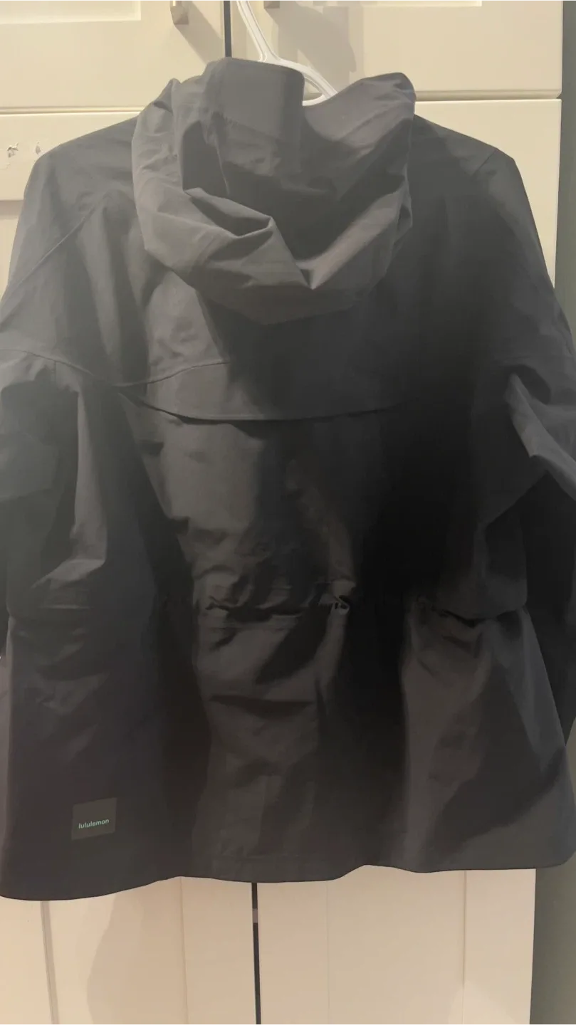 Lululemon Stretch Waterproof Hiking Half-Zip Pullover - Size 10 image indicator(2)