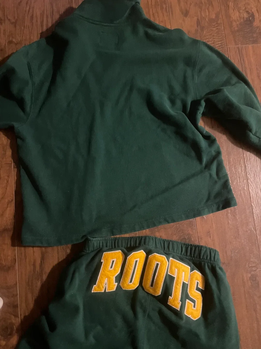 Roots Matching Set - Size L Top, M Bottom image indicator(4)