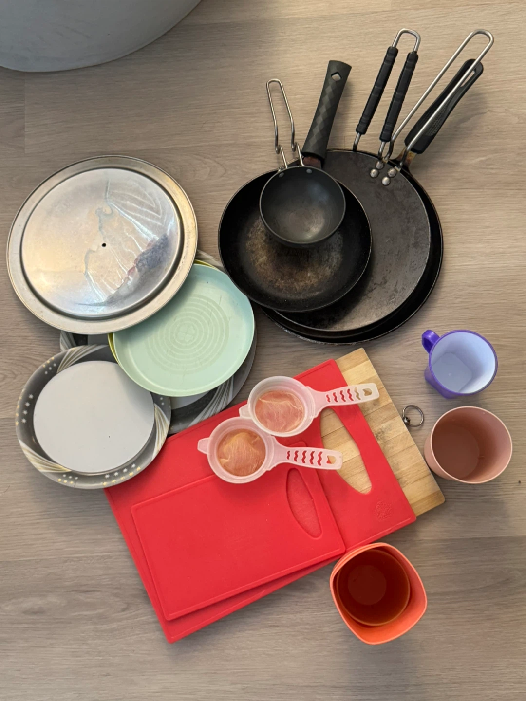 Used Kitchenware Set - Pans, Plates, Cutting Boards