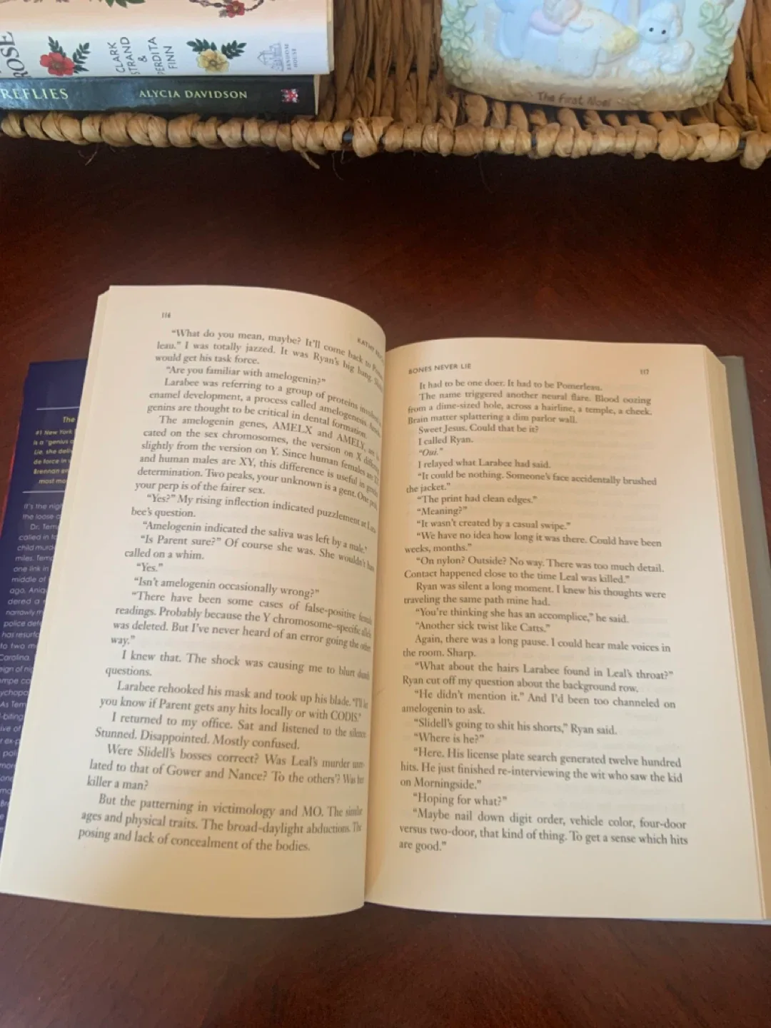 Bones Never Lie by Kathy Reichs image indicator(7)