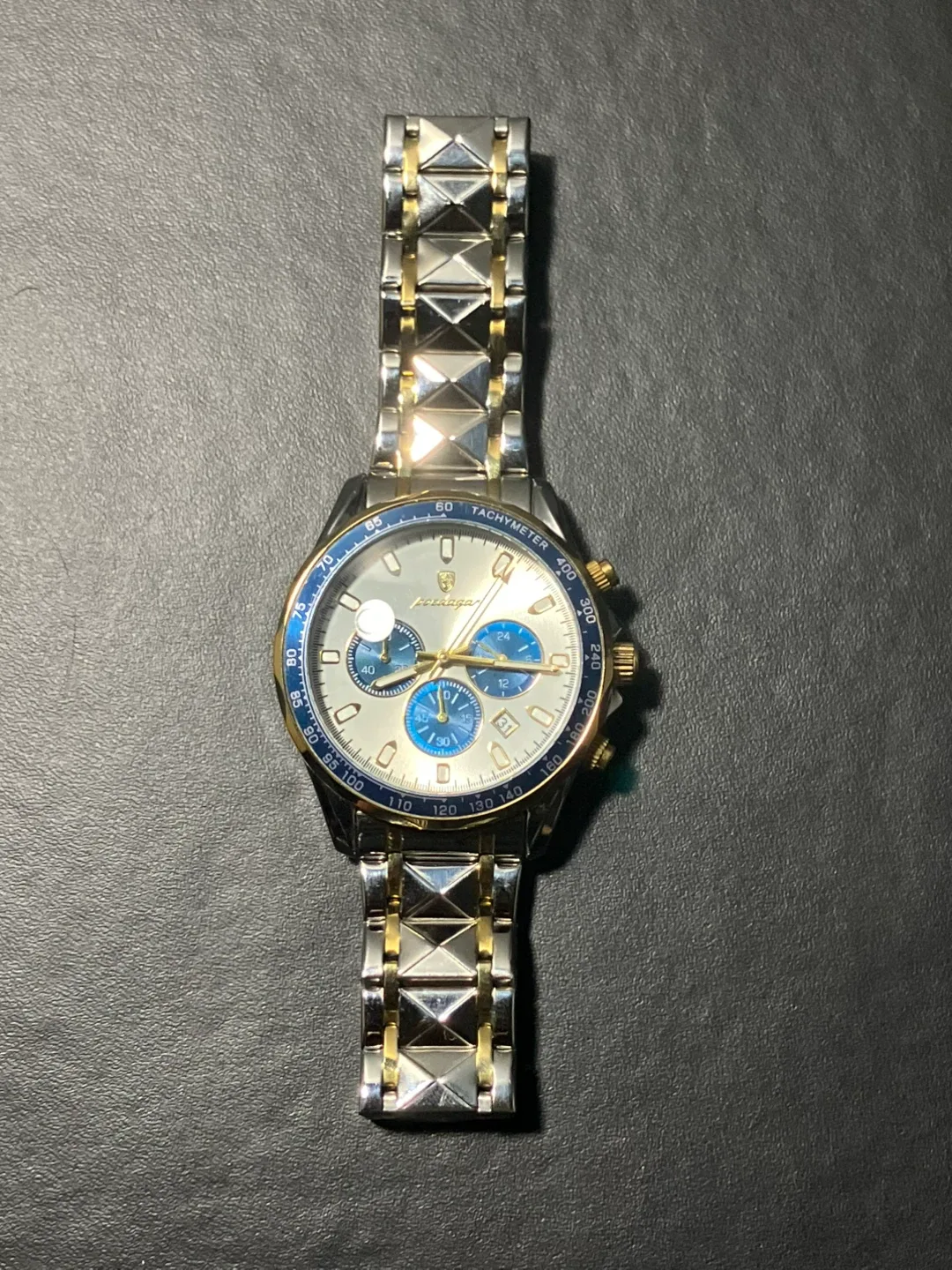 Poedagar Silver & Gold Chronograph Watch image indicator(3)
