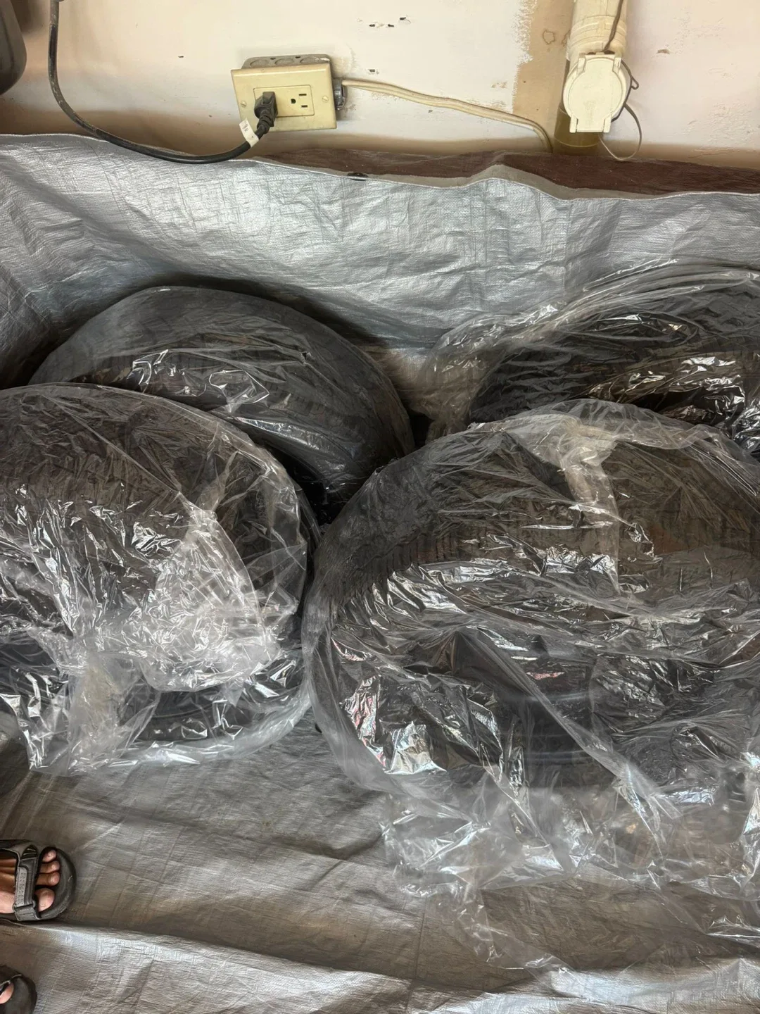 Selling Michelin winter tires with rims on image indicator(3)