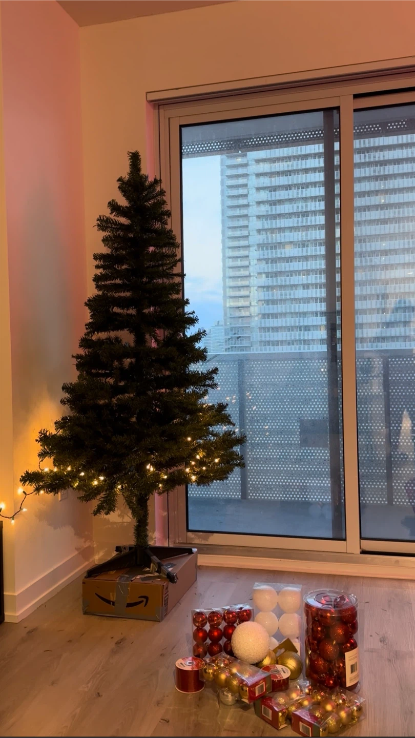 6ft Christmas Tree – Plush, Beautiful, Decorations Included! - photo 4