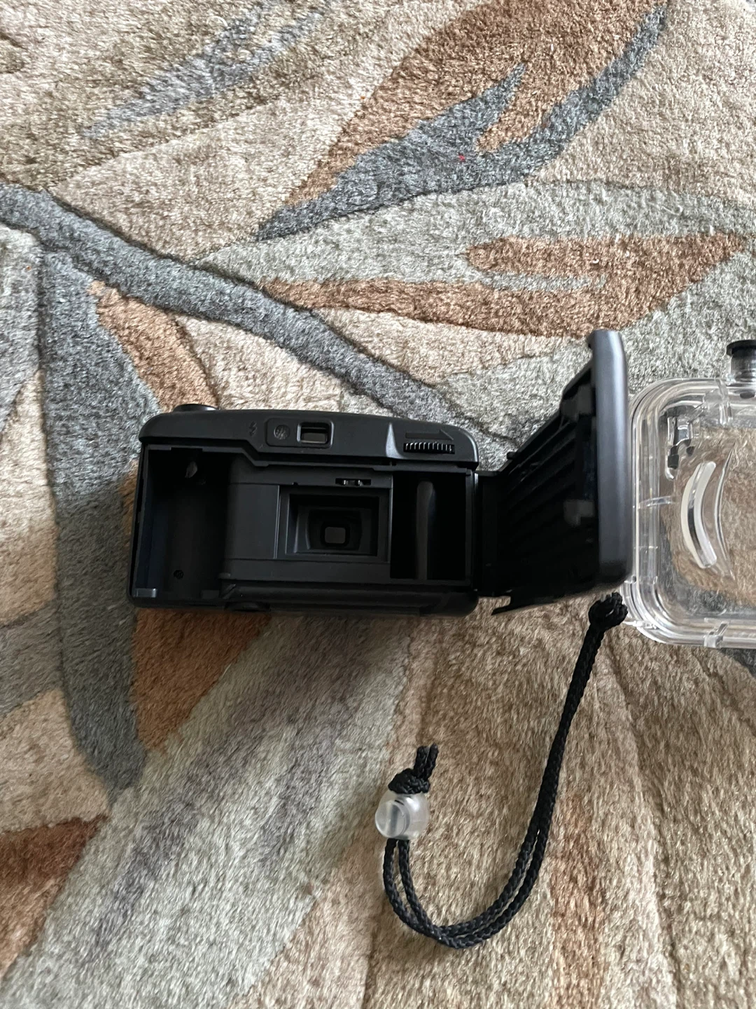 Vintage Diydeg 35mm Film Camera + Waterproof Case – Black - photo 2