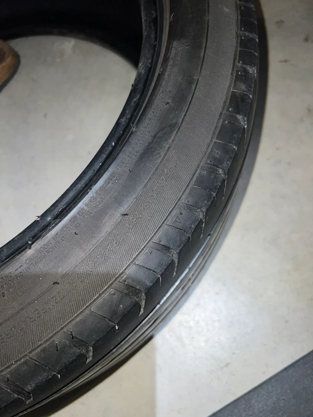 Mirage Tire 235/45R18