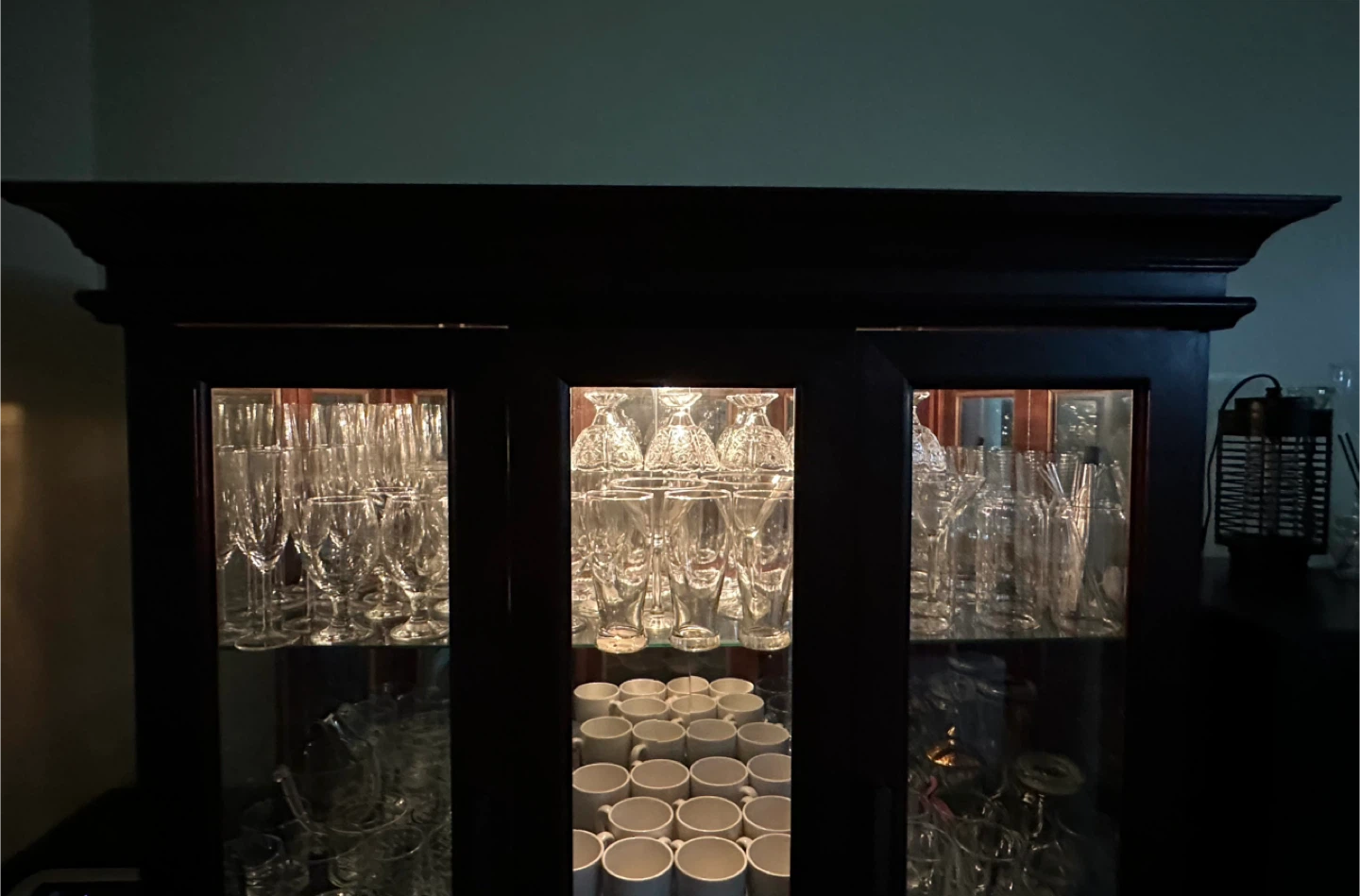 Solid wood hutch Cabinet with Glass Doors - photo 2