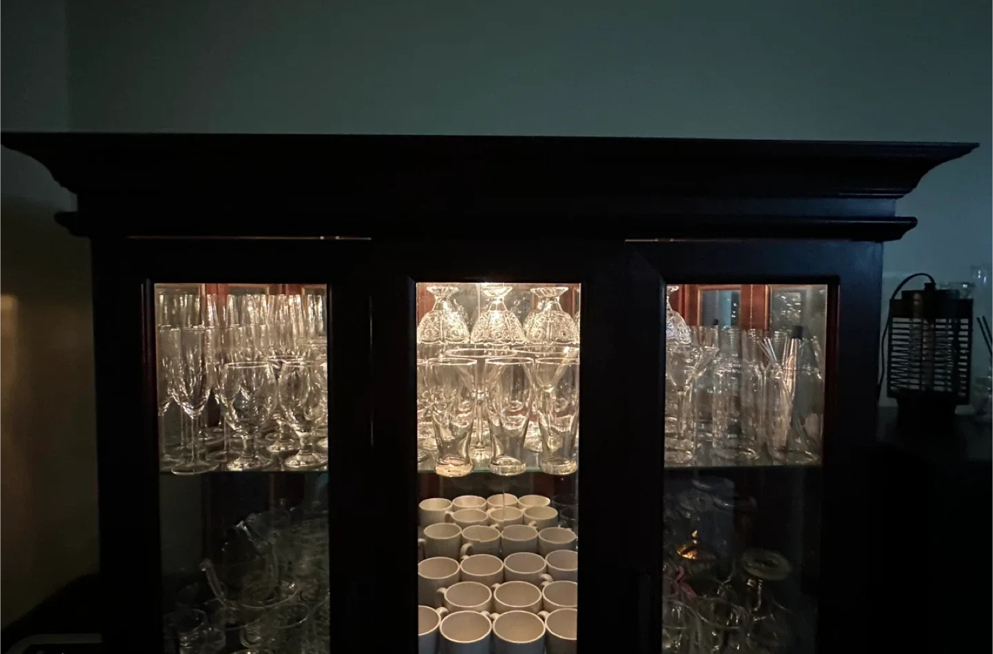 Solid wood hutch Cabinet with Glass Doors image indicator(2)