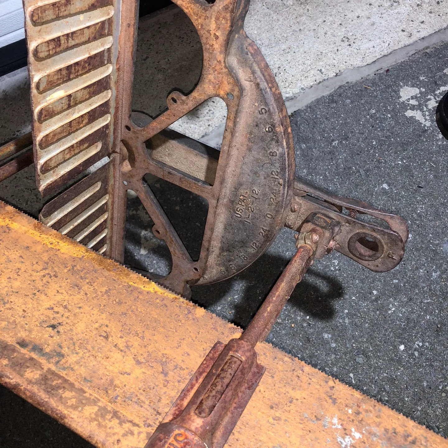 Vintage Stanley Miter Box Saw image indicator(7)