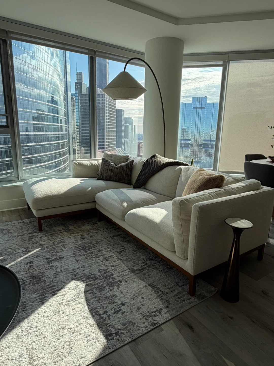 Couch - photo 2