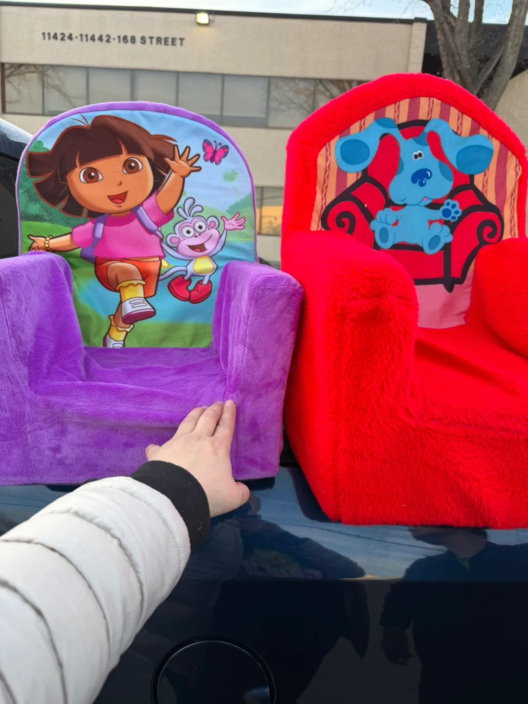Dora and Blue's Clues- chairs