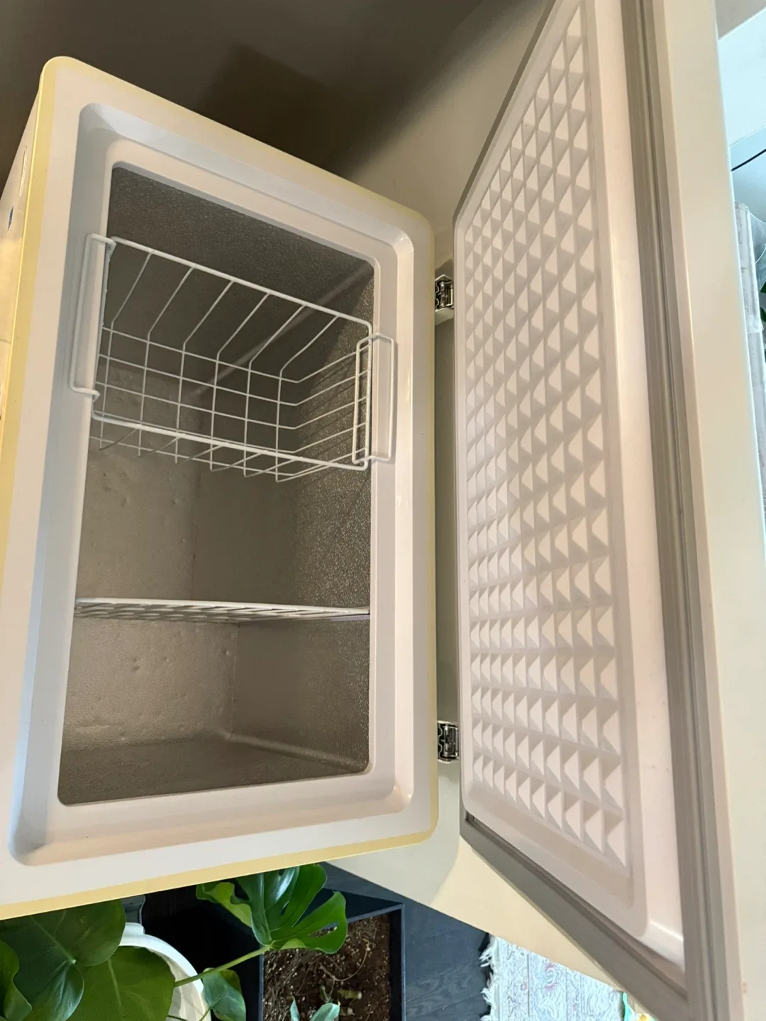 Danby DCF051A3WDD Chest Freezer image indicator(3)