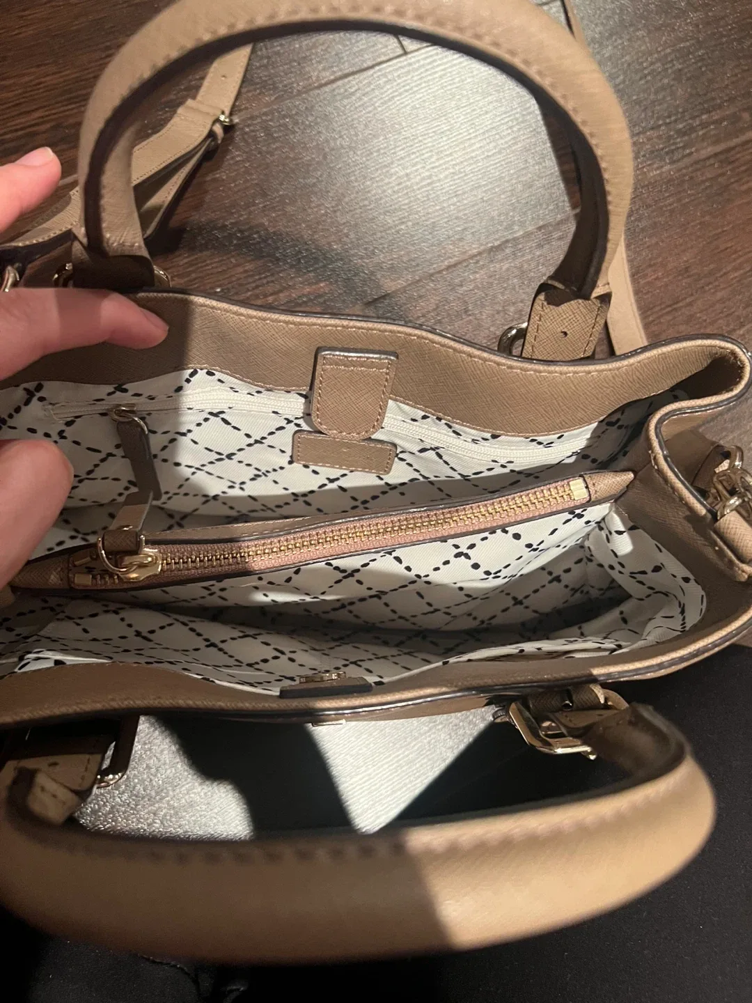 Kate Spade Handbag Satchel Like New image indicator(3)