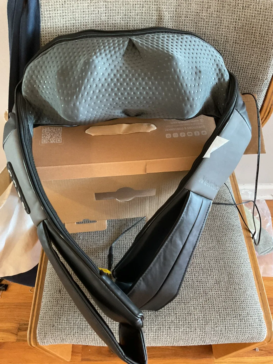 Nekteck Shiatsu Neck and Shoulder Massager image indicator(3)