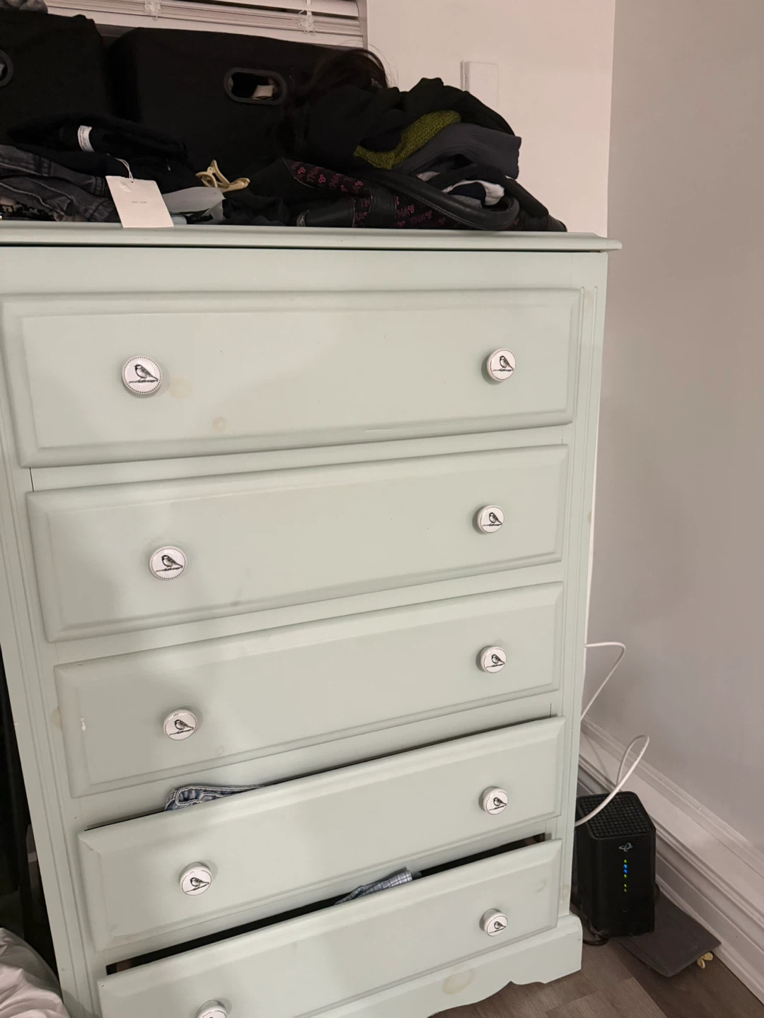 Light Green 5-Drawer Dresser