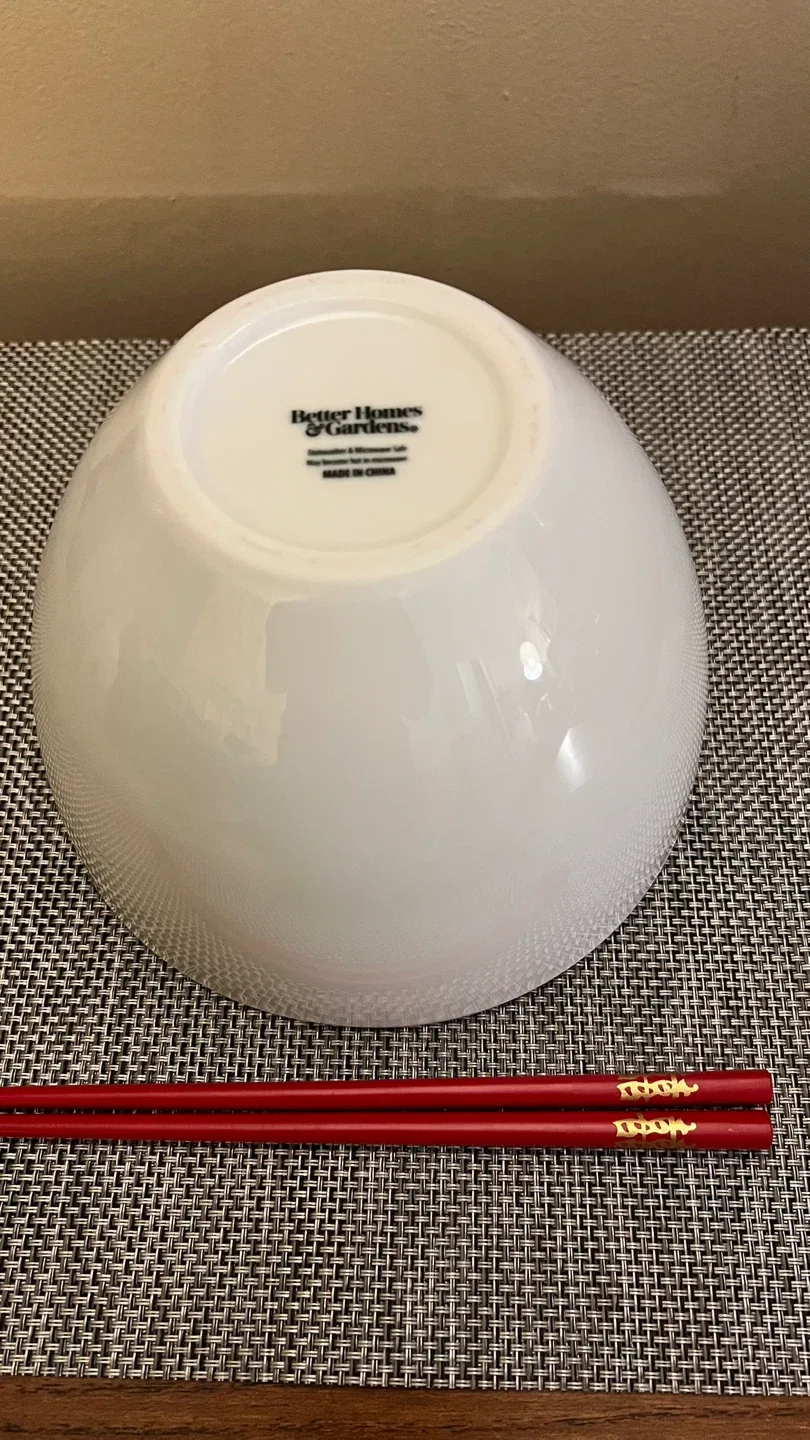 Set of Better Homes & Gardens Ramen/Noodle Bowls with Chopsticks image indicator(8)