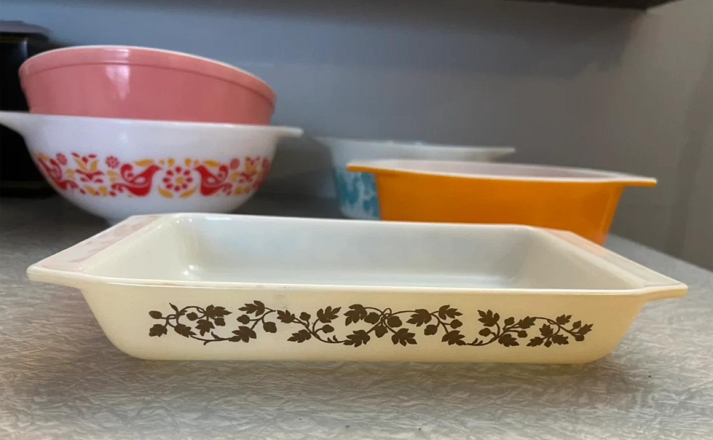 Vintage Pyrex dishes image indicator(6)