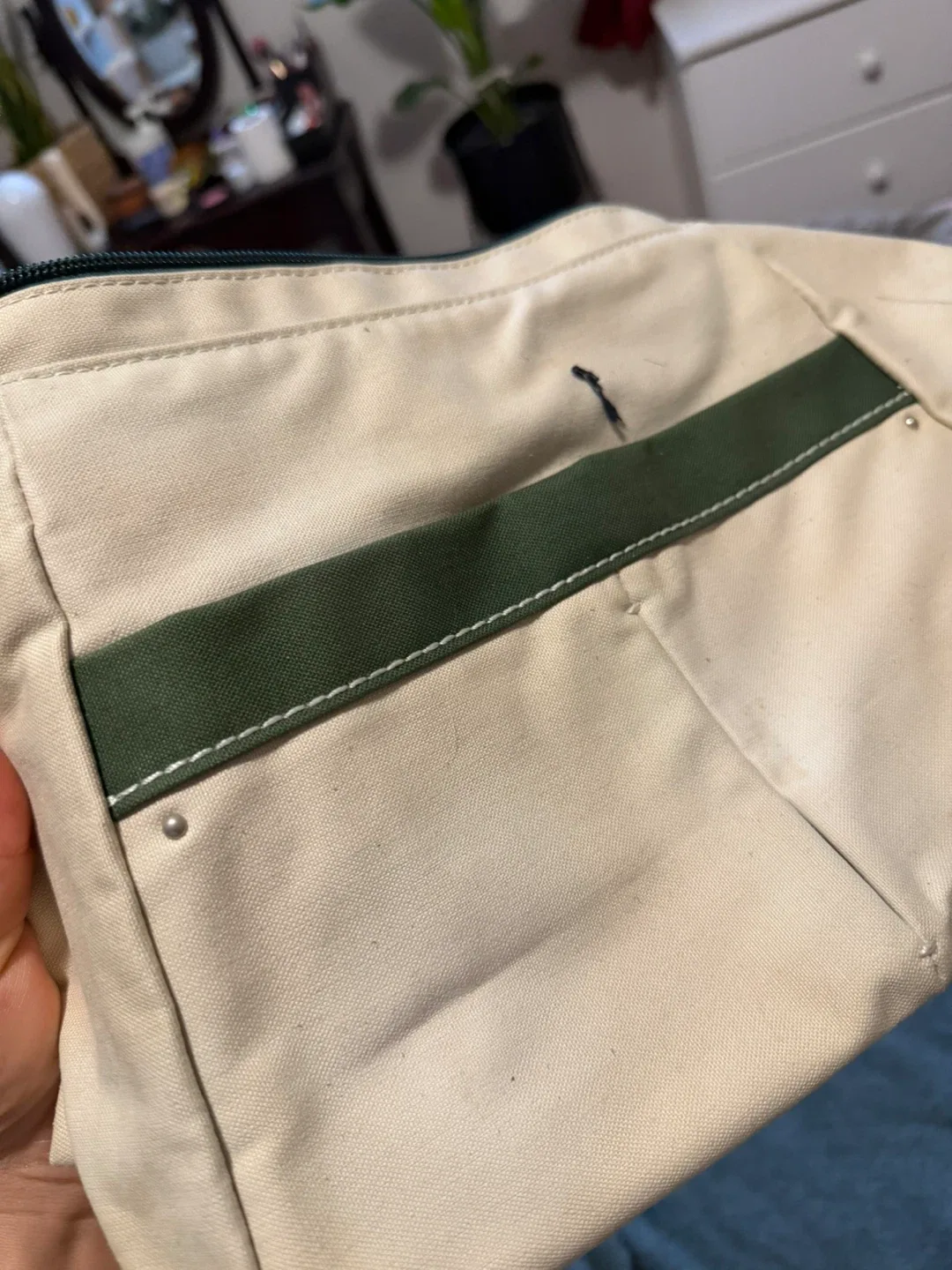 Beige & Green Shoulder Bag image indicator(3)