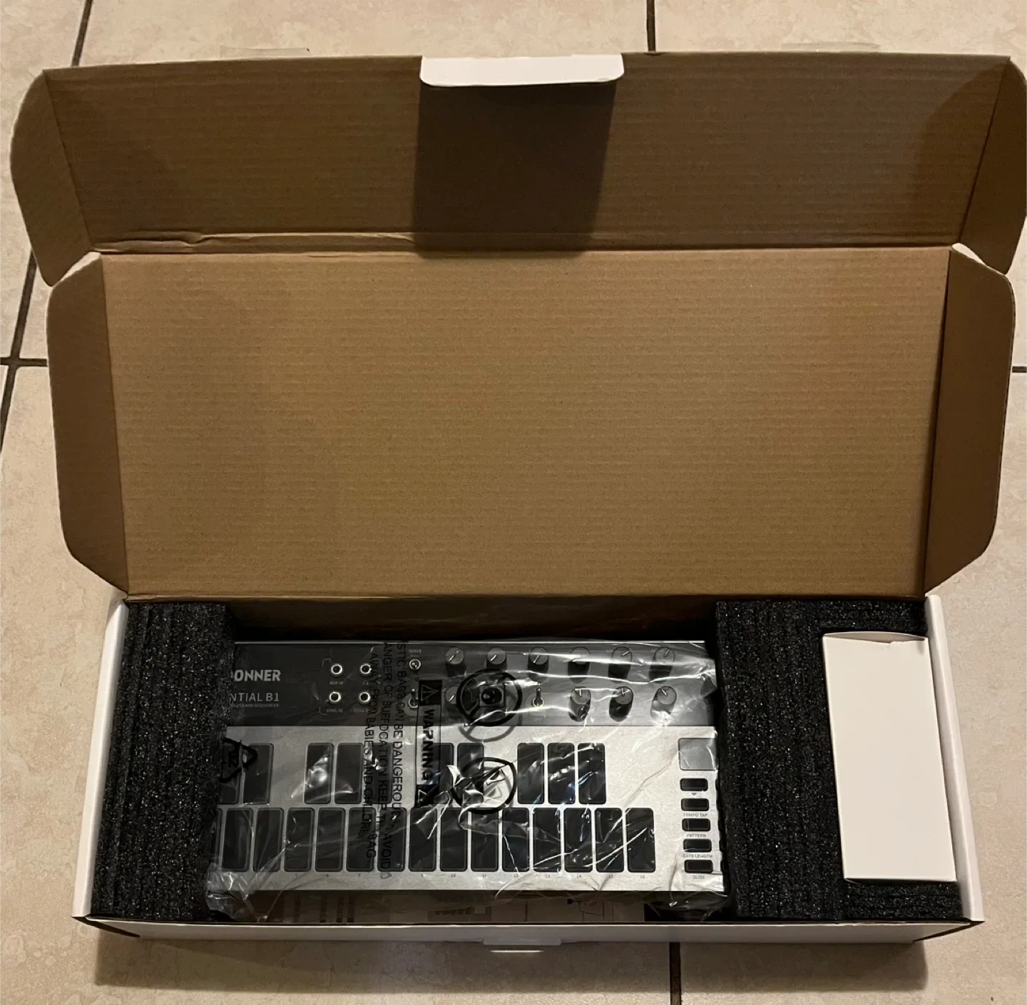 Donner B1 Analog Bass Sequencer - Like New! image indicator(2)