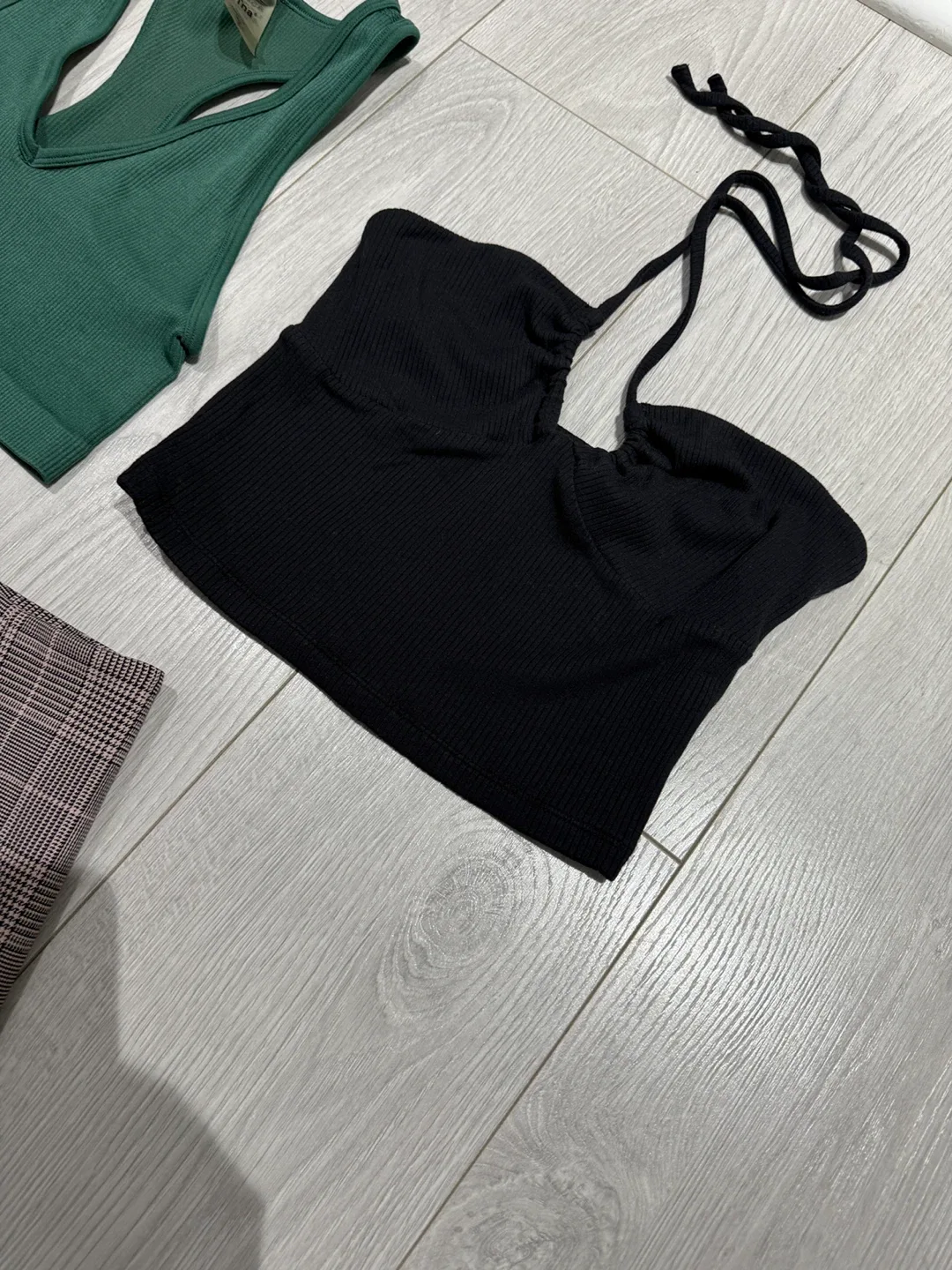 Aritzia bundle image indicator(3)