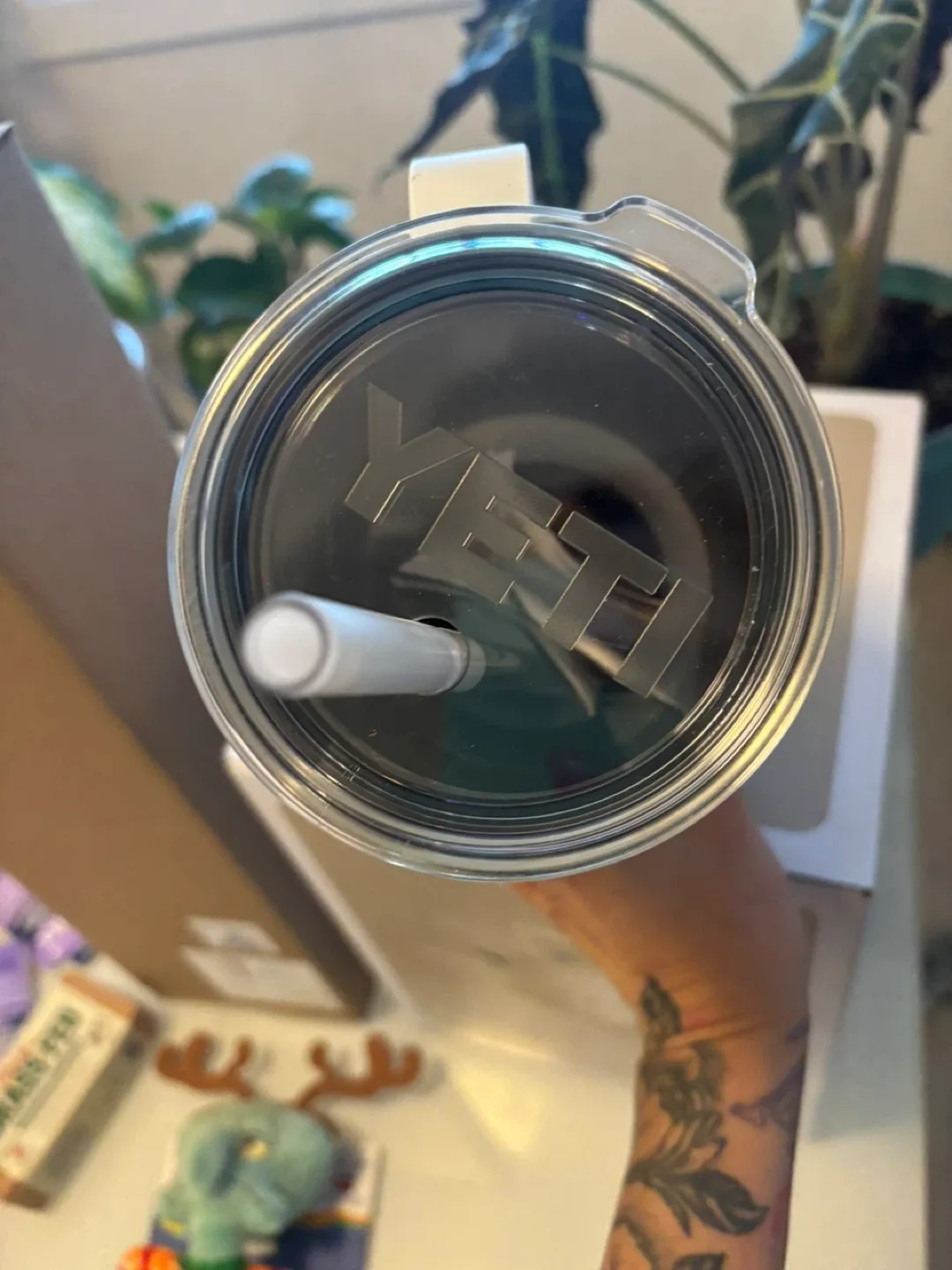 YETI Rambler 35oz Mug with Handle - White image indicator(2)