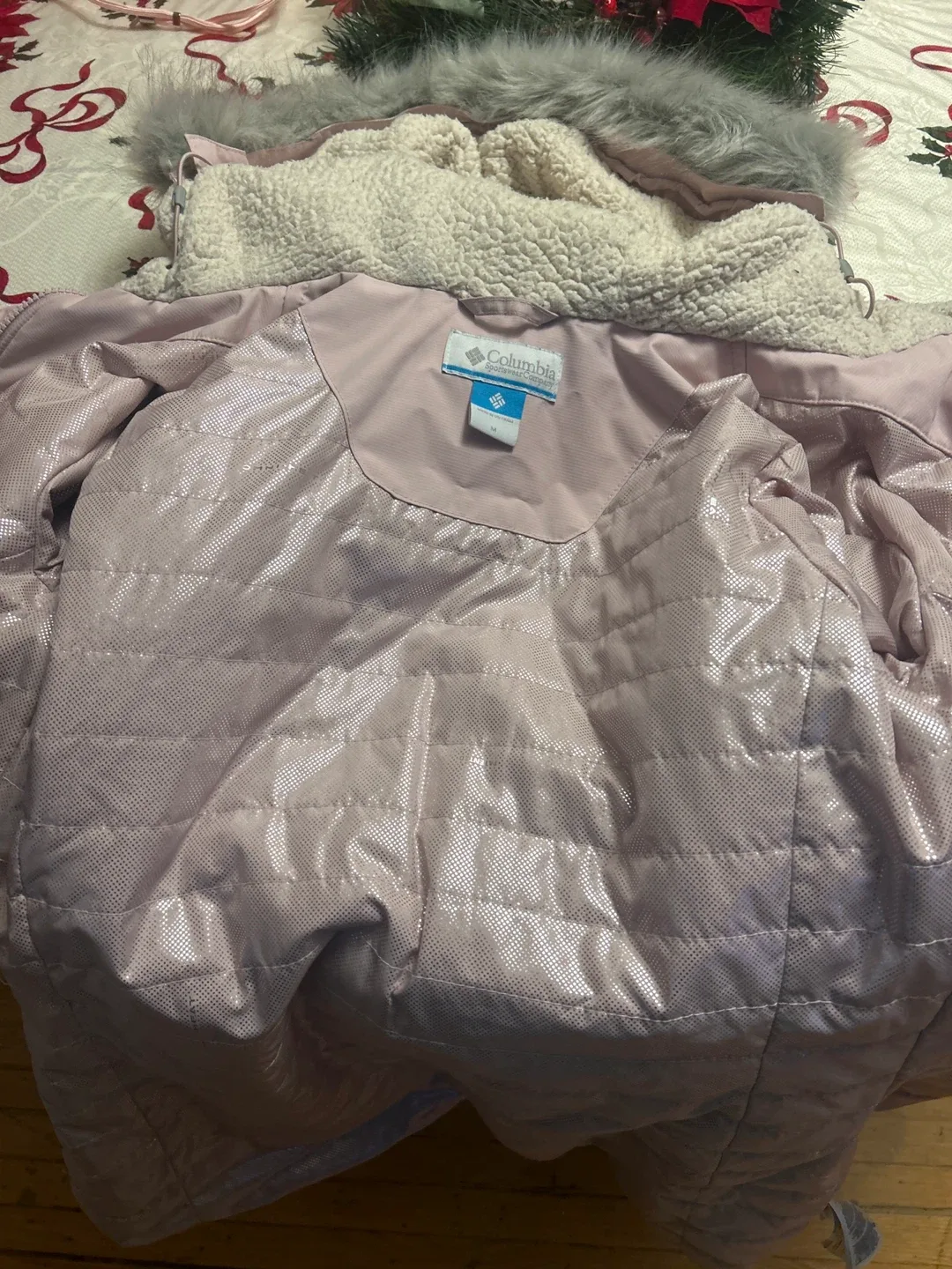 Columbia Women's Winter Jacket - Size M image indicator(2)