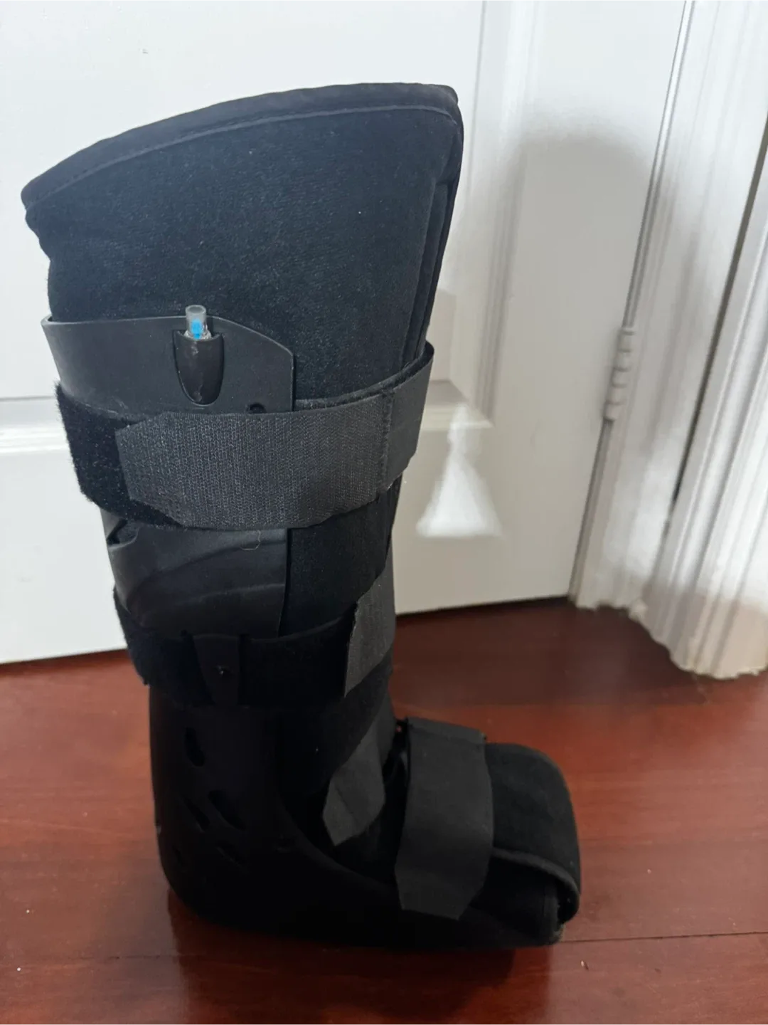 LDK2 Air Walker Boot, Size Small image indicator(2)