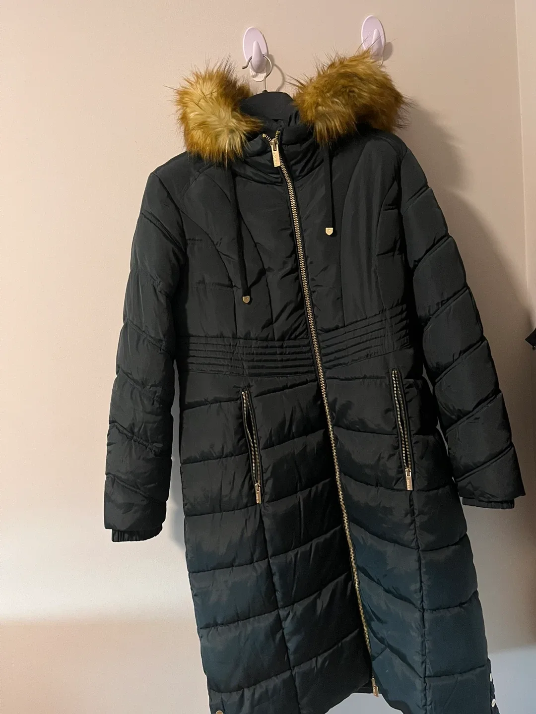 Guess Puffer Coat - Size L-XL