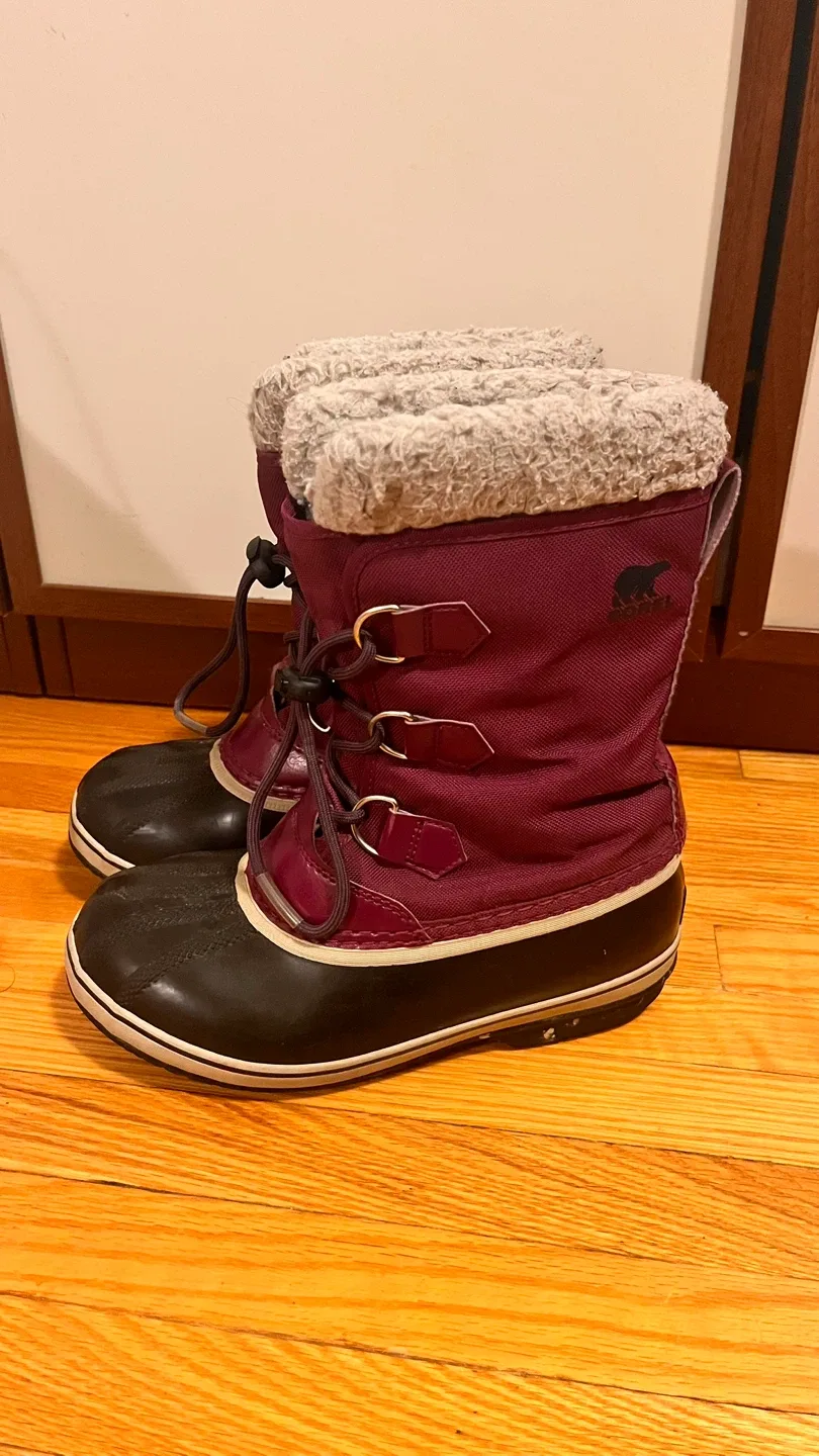 Sorel Winter Boots, Size 4 Girls image indicator(2)