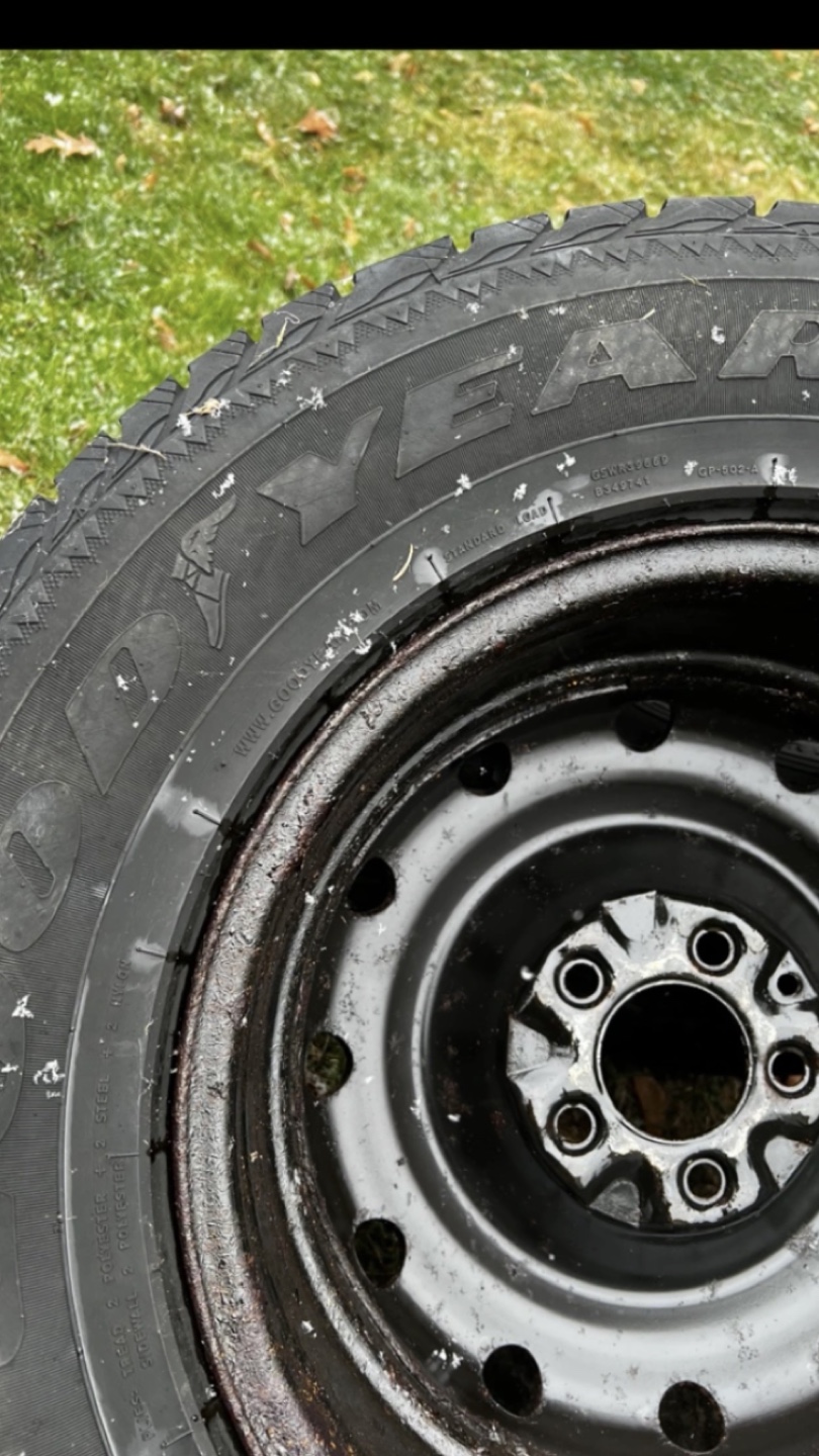 Set of 4 Goodyear Ultra Grip Winter Tires 235/70R16 - photo 2