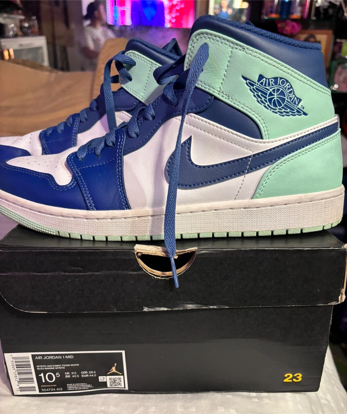 Air Jordan 1 Mid - Size 10.5