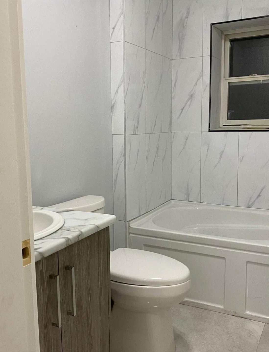 2 bedrooms 1 bathroom for rent image indicator(3)