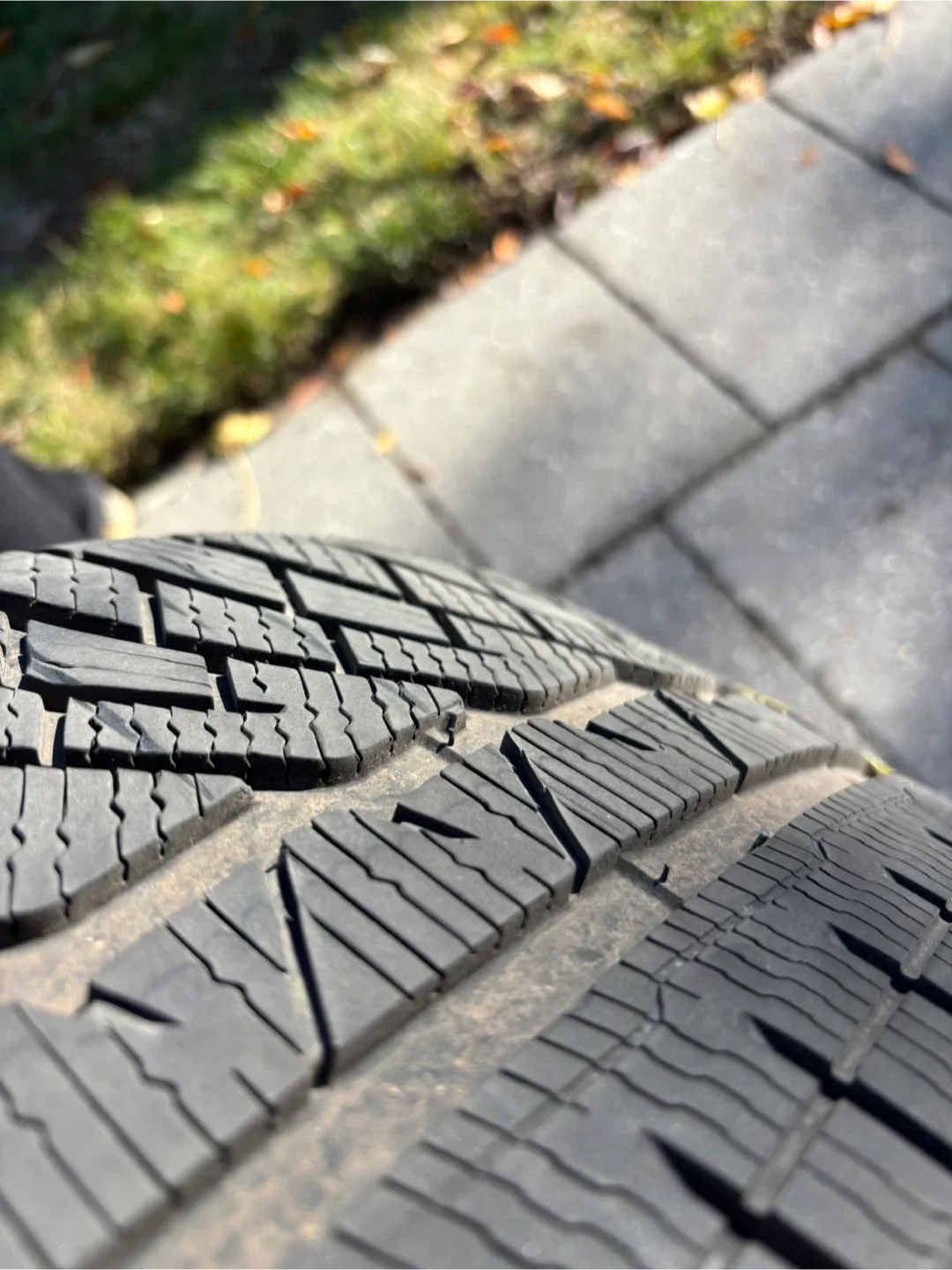 BMW rims with Michelin Pilot Alpin Tire - 245/45R18 image indicator(5)