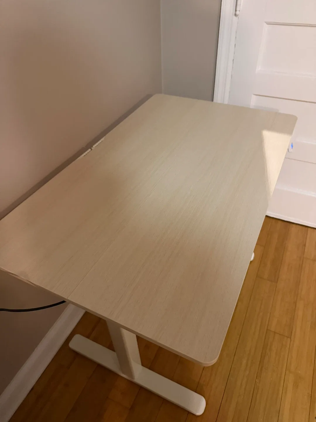 Adjustable Standing Desk - White image indicator(4)