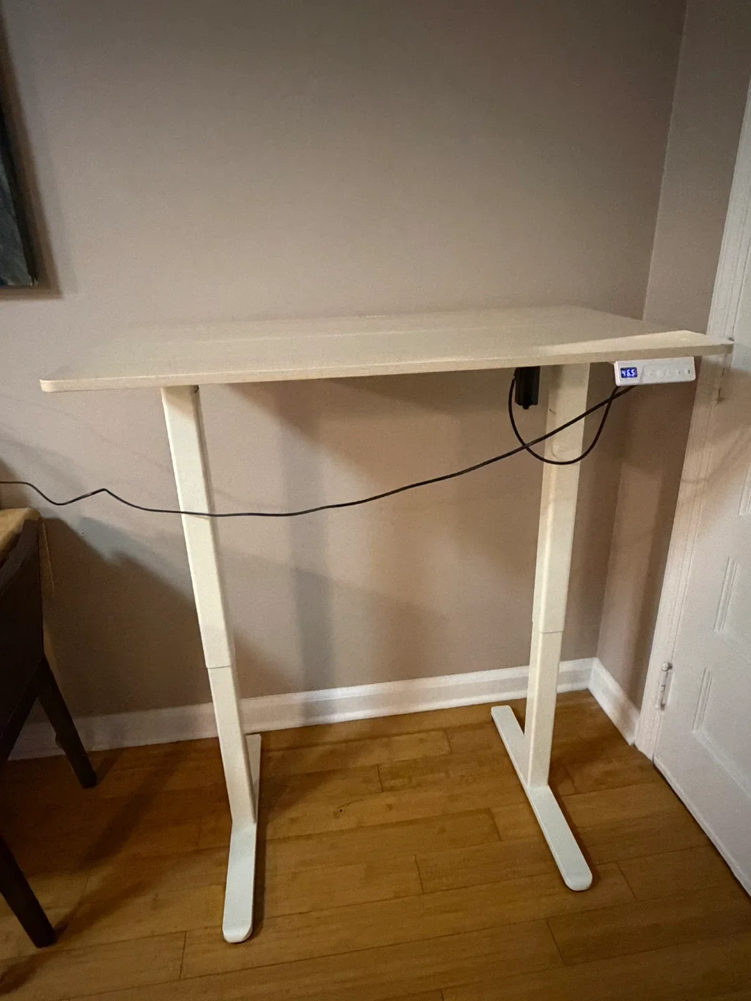 Adjustable Standing Desk - White image indicator(2)