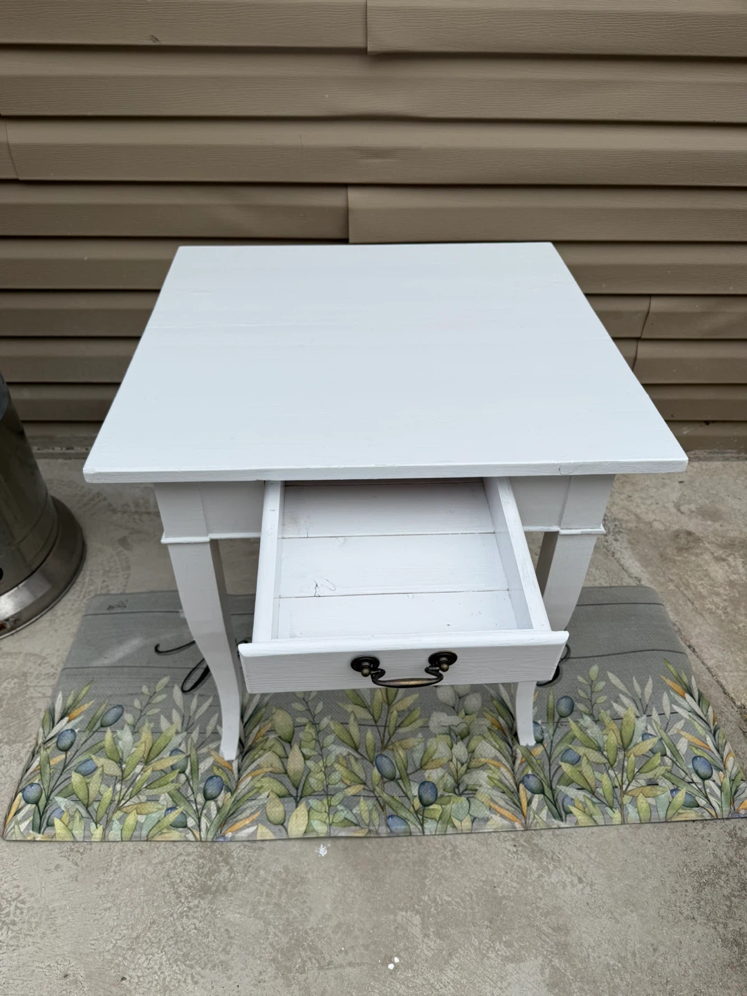White Painted Side Table w/ Drawer - photo 4