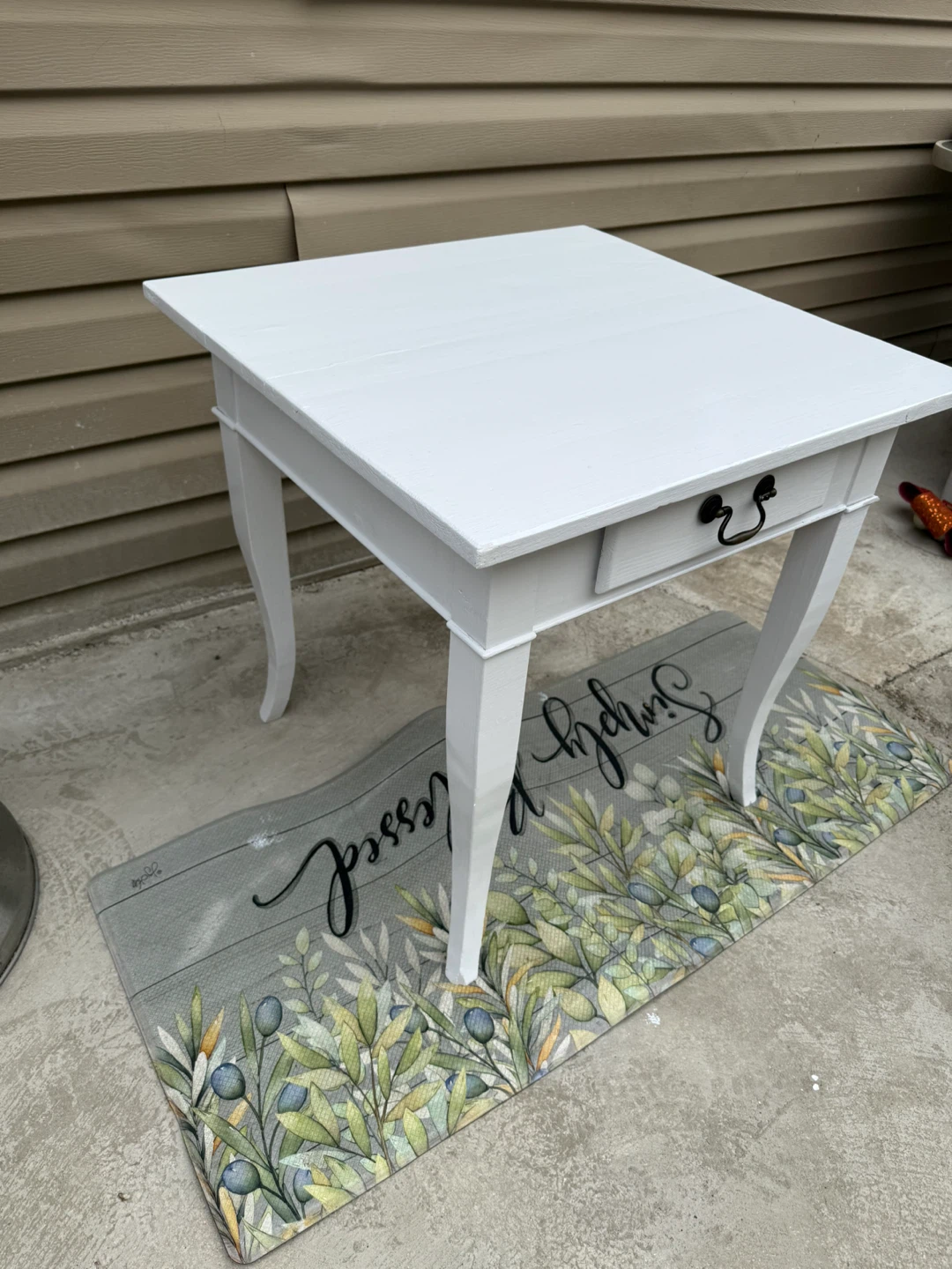White Painted Side Table w/ Drawer - photo 2