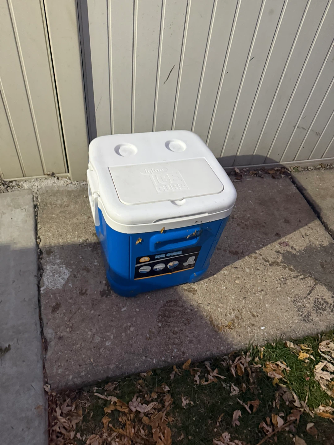 Igloo Ice Cube Cooler - Blue & White - photo 3