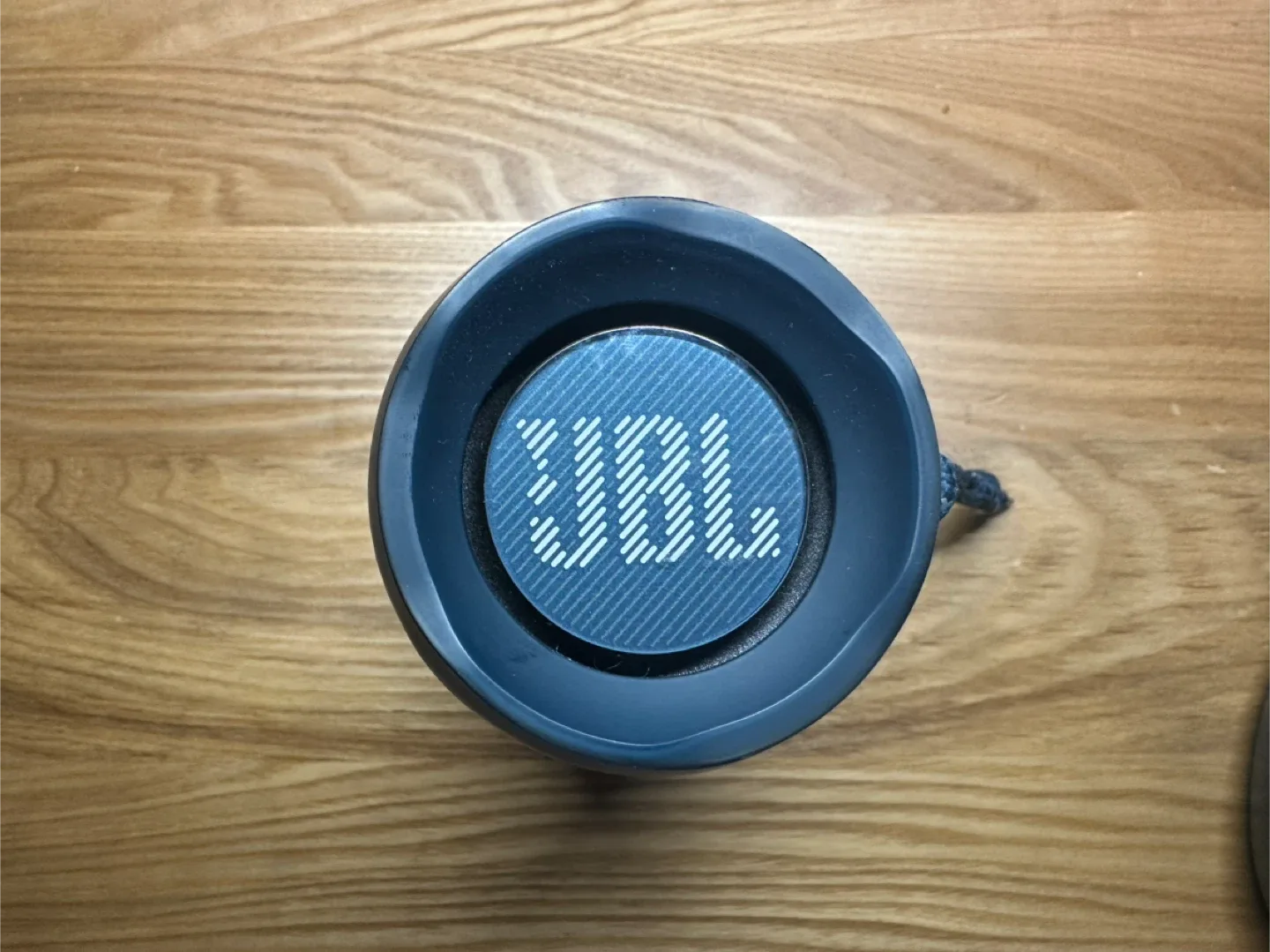 JBL Flip 4 Bluetooth Portable Speaker - Blue image indicator(5)