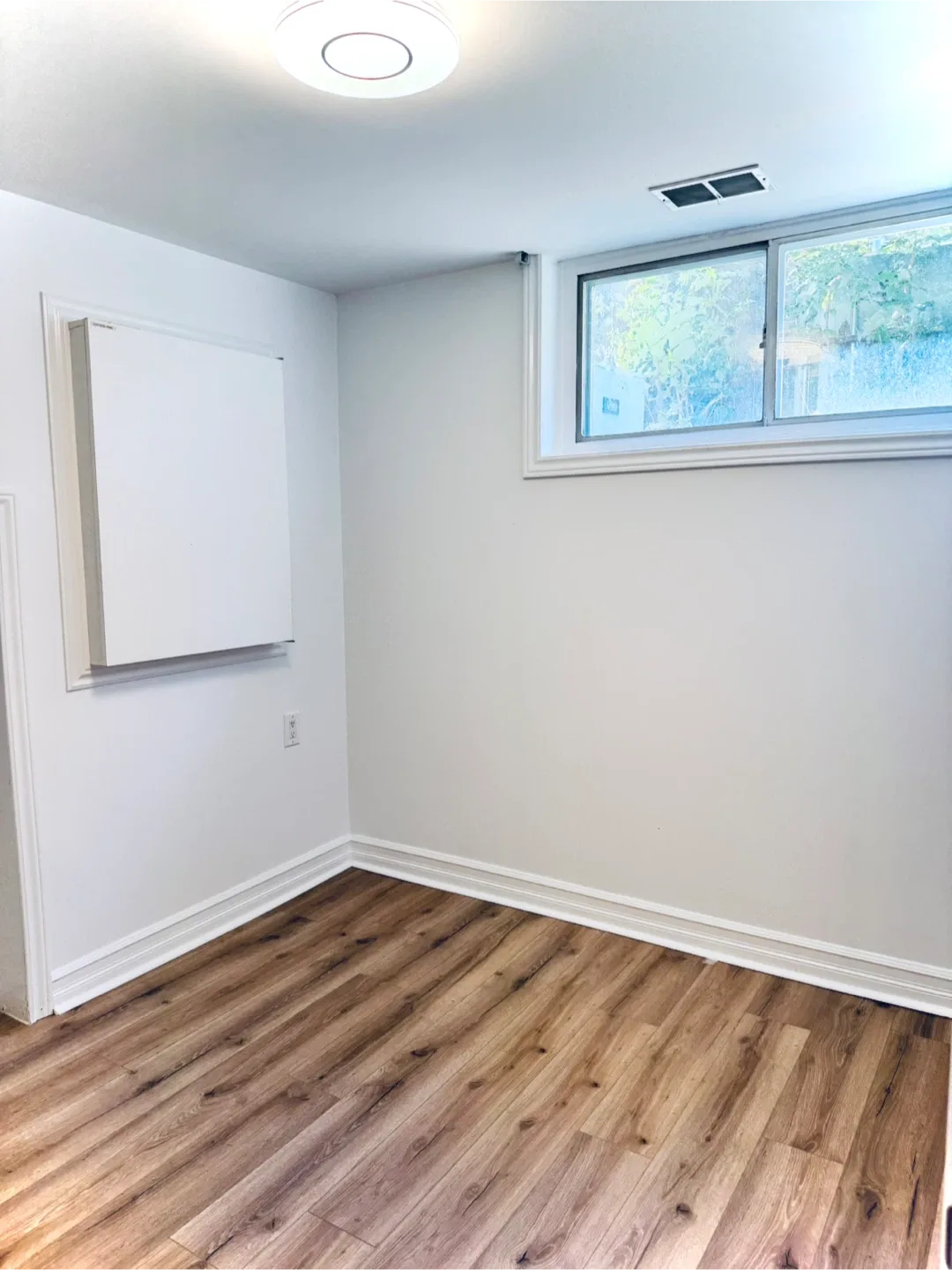 For Rent- bright Basement appartment image indicator(6)