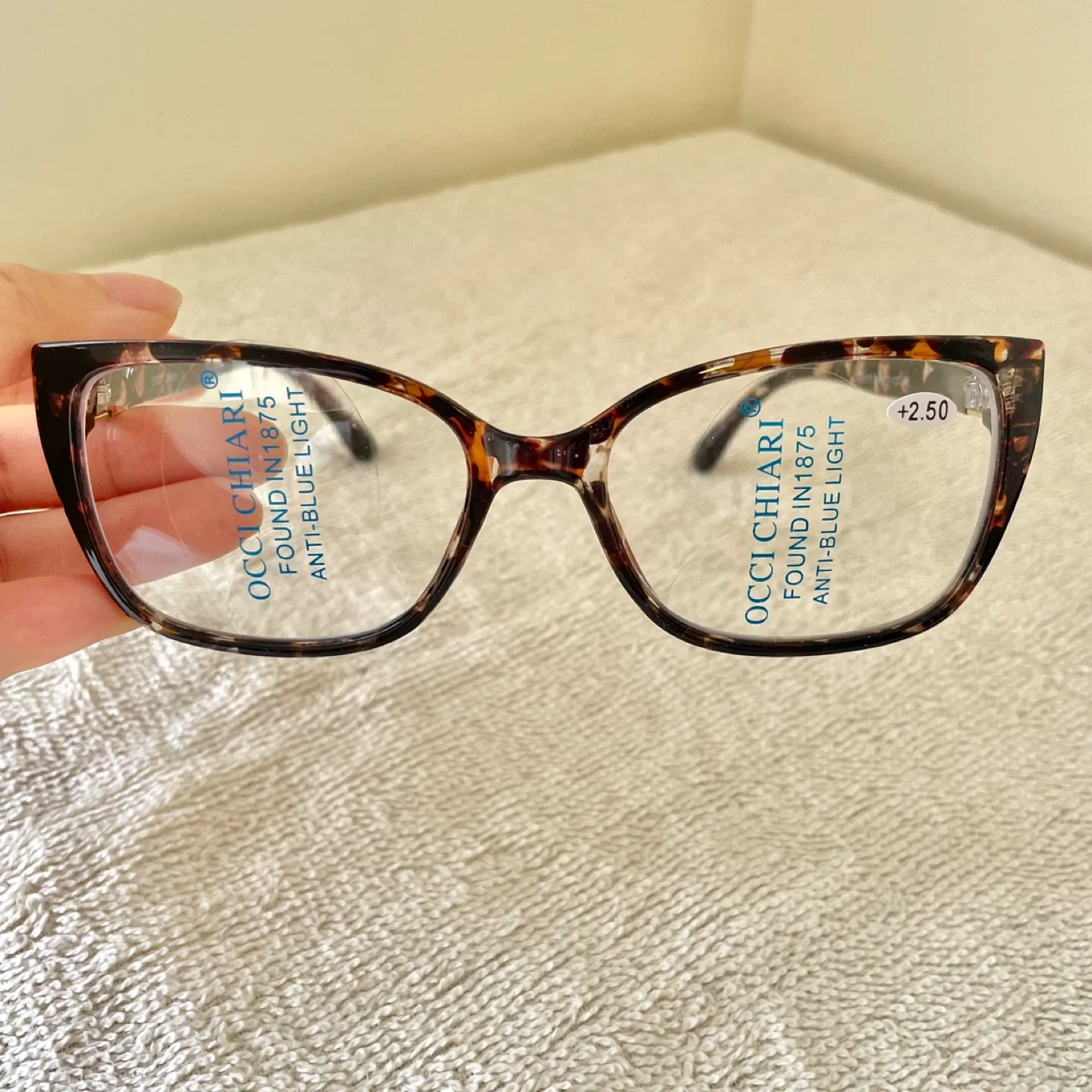 NEW✨+2.5 Bifocal Reading Glasses for Women image indicator(3)