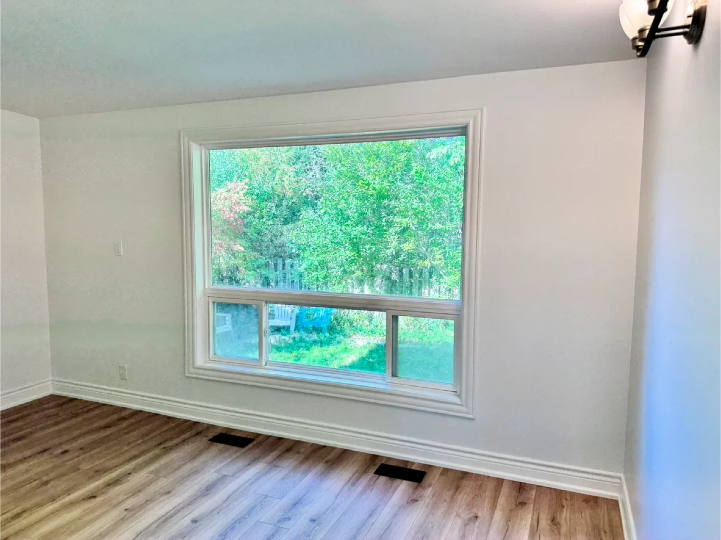 For Rent - upper apartment with 3 bedrooms image indicator(6)