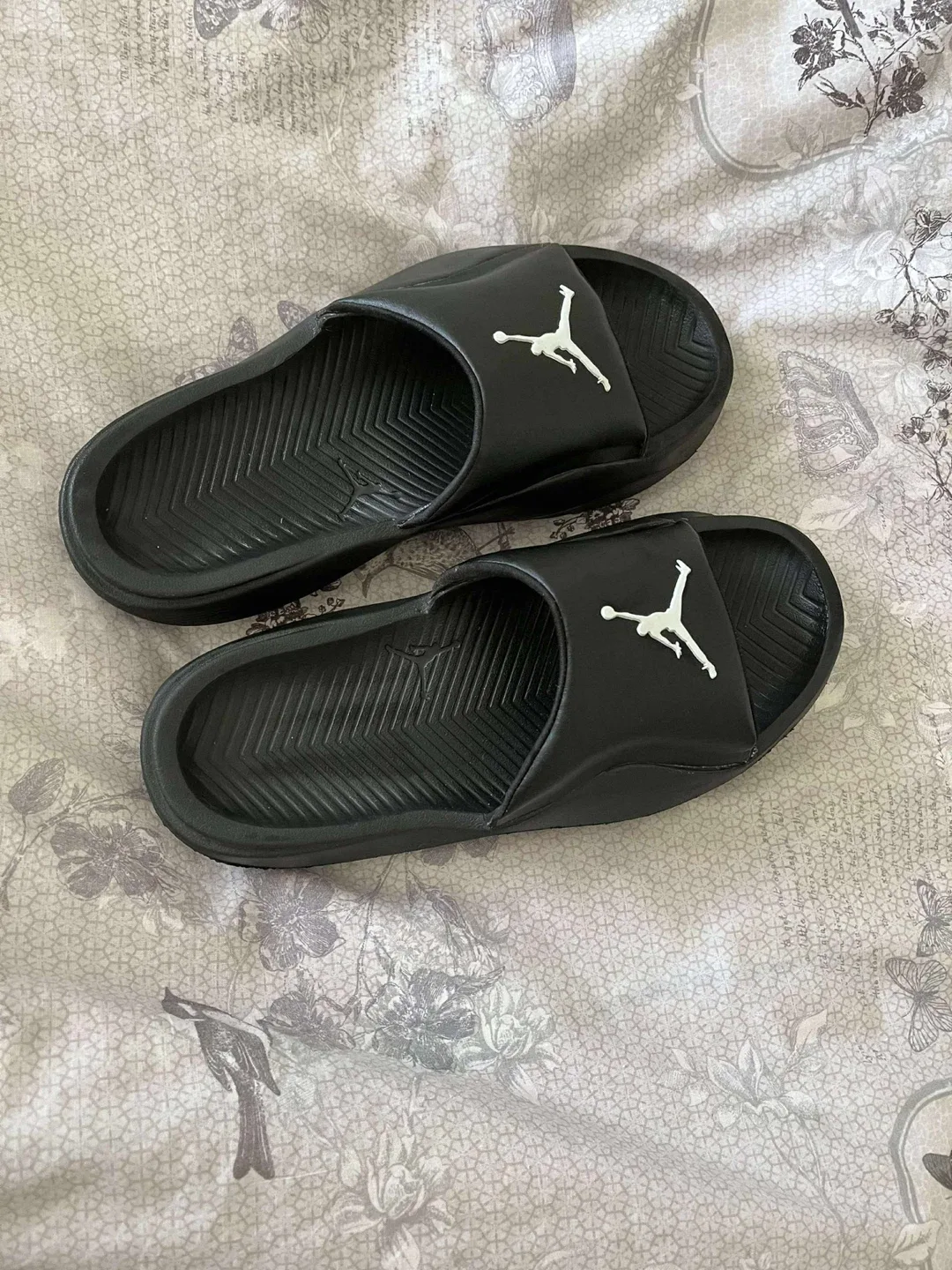 Jordan slippers