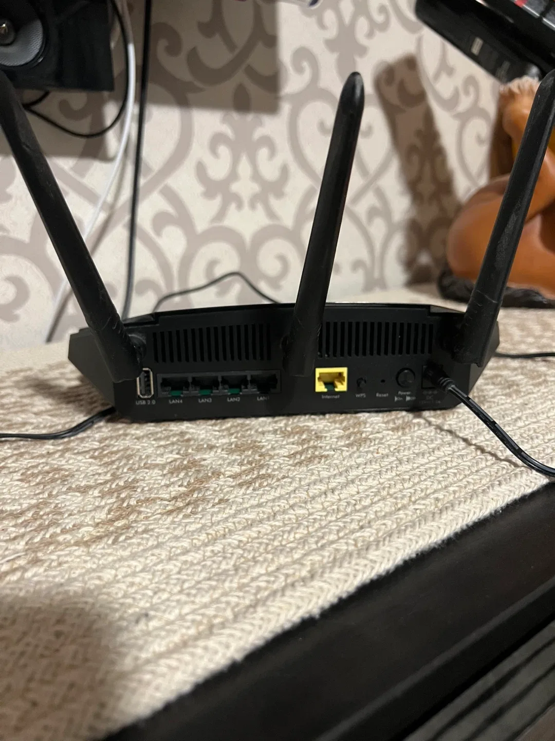 Netgear AC1750 Smart WiFi Router - Model R6350 image indicator(3)