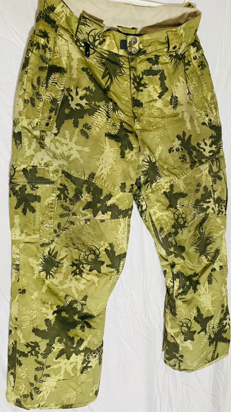686 Men's Camo Snowboard Pants - Size M image indicator(3)